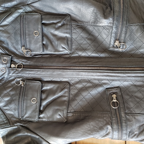 Leather jacket - Picture 6 of 12